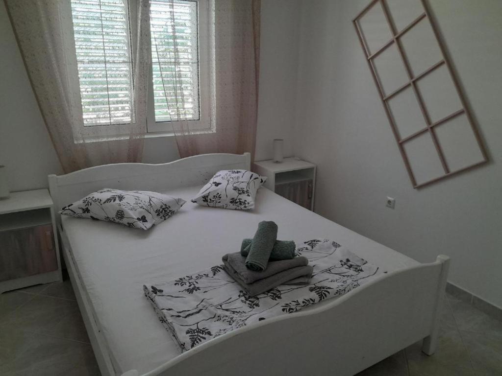 Apartmani Ira ヴィル 部屋 写真