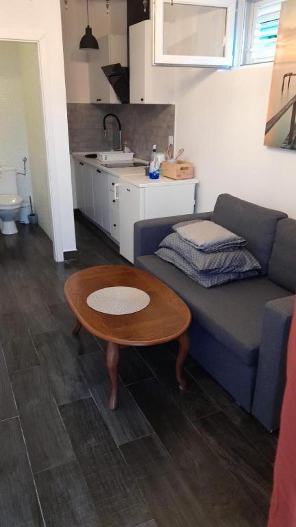 Apartmani Ira ヴィル 部屋 写真