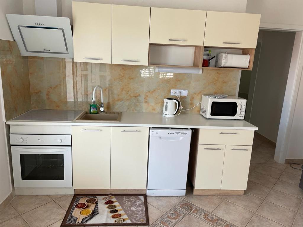 Apartmani Ira ヴィル エクステリア 写真