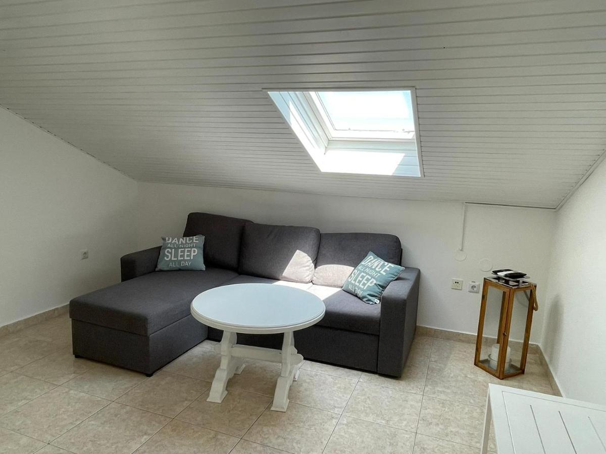 Apartmani Ira ヴィル エクステリア 写真