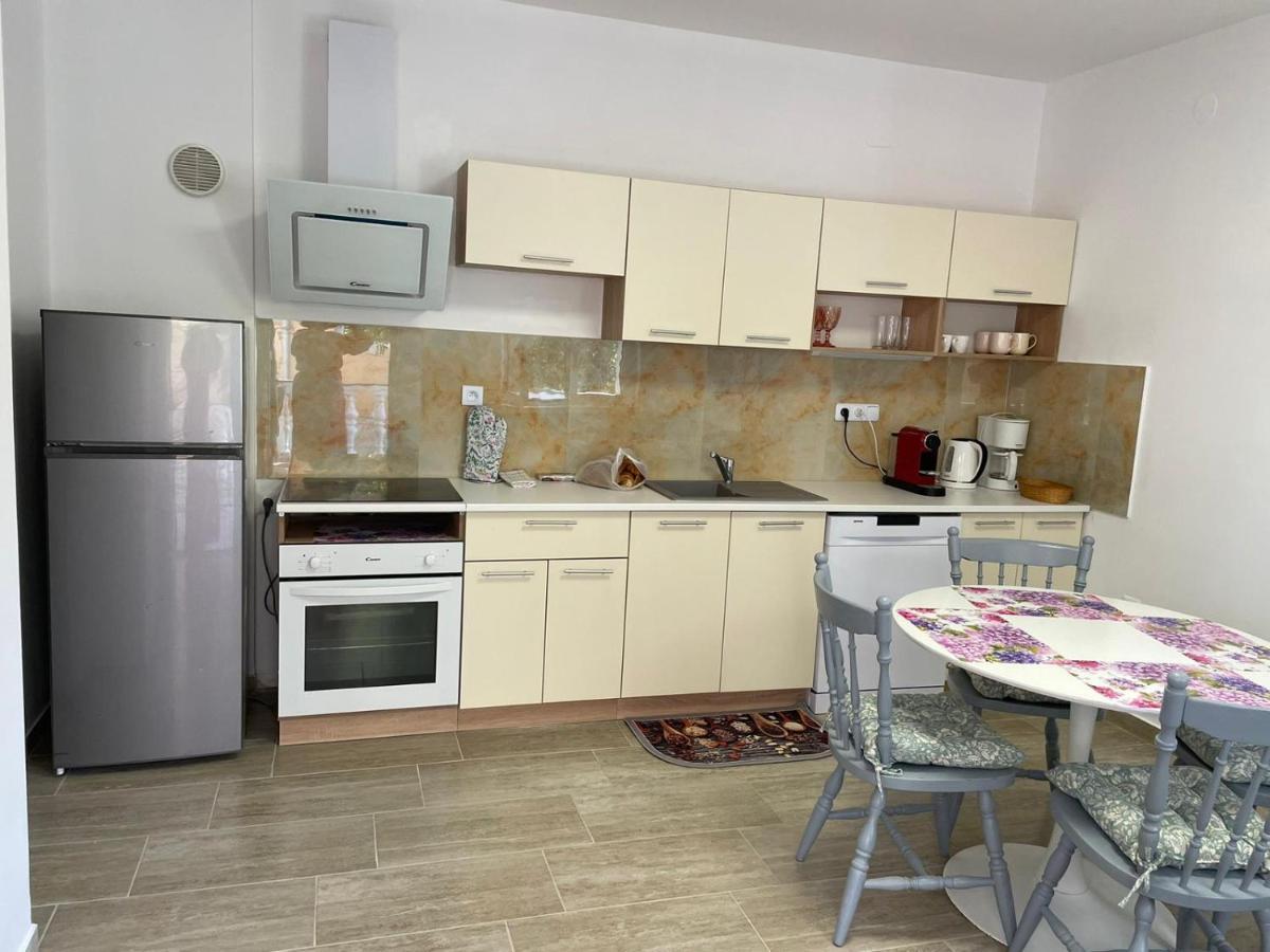 Apartmani Ira ヴィル エクステリア 写真
